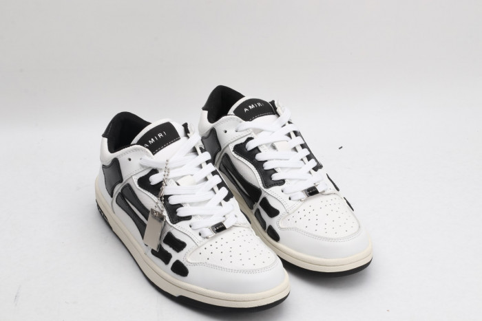 Onekick AR1M1 Low-Top Sneaker