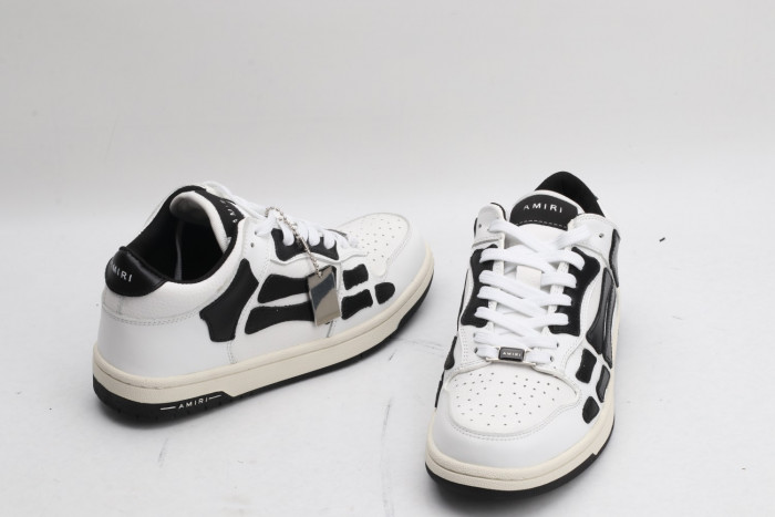 Onekick AR1M1 Low-Top Sneaker