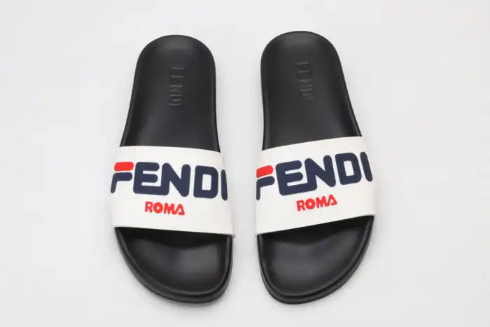 Fend1 Slippers