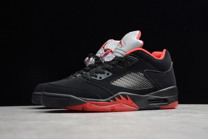 Air Jordan 5 Retro Low Alternate 90 black  red mens 819171-001