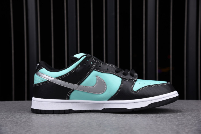 Nike Dunk SB Low Diamond Supply Co. "Tiffany" 304292-402