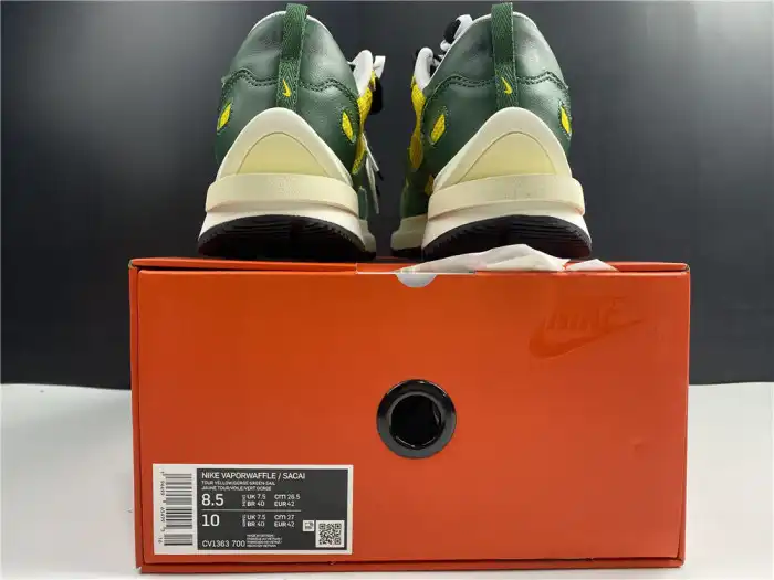 Cheap NIKE VAPORWAFFLE SACAI TOUR YELLOW STADIUM GREEN CV1363-700