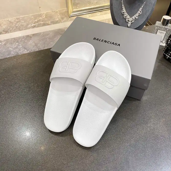 Cheap BLCG SLIPPERS