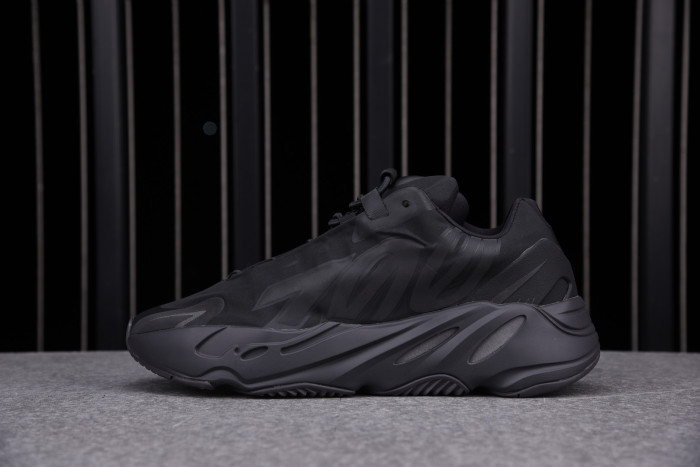 Onekick Adidas Yeezy Boost 700 MNVN Triple Black FV4440