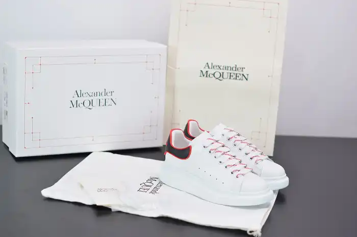 MQ SNEAKERS