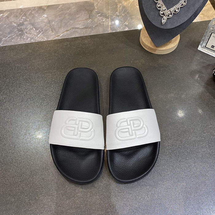 BLCG SLIPPERS