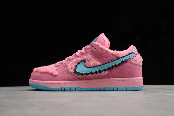 Onekick GRATEFUL DEAD NIKE SB DUNK LOW PINK BEAR CJ5378 600