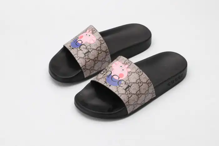 GUCC SLIPPERS