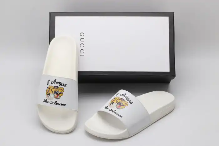 GUCC SLIPPERS