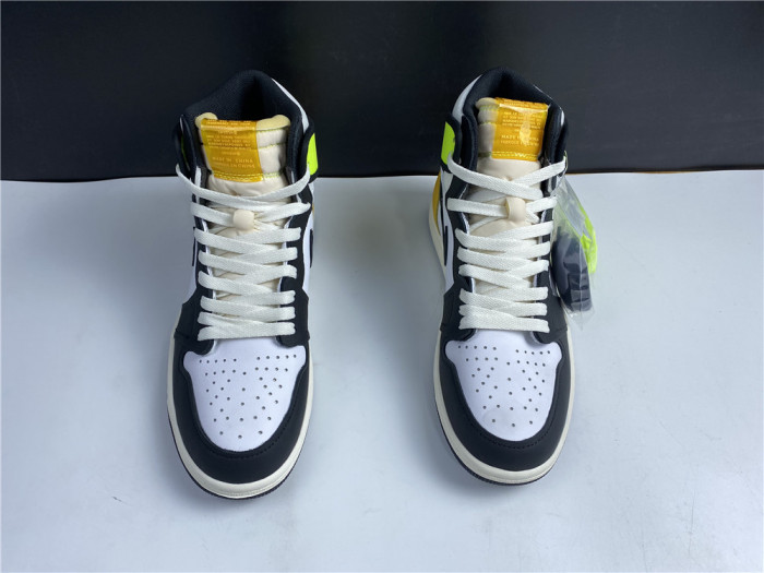 Onekick AIR JORDAN 1 RETRO HIGH OG 'VOLT GOLD' 555088-118