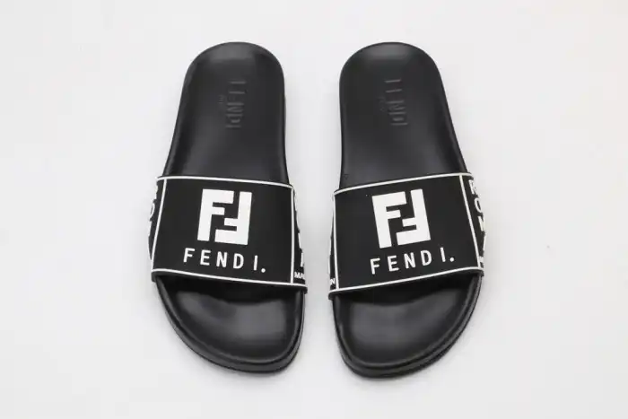 Fend1 Slippers