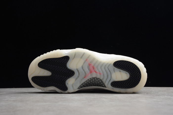 Air Jordan 11 Low SE Snake Light Bone CD6846-002