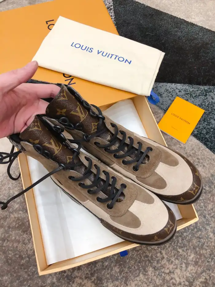 Rep LOUS VUITON LAUREATE PLATFORM DESERT BOOT