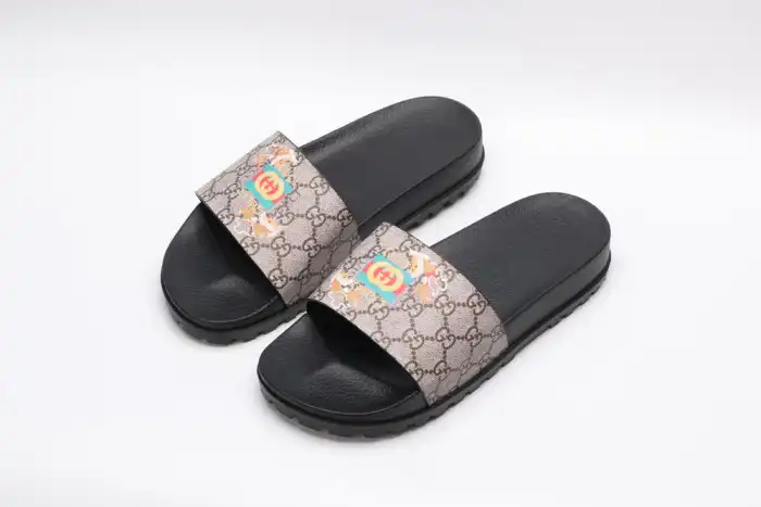 GUCC SLIPPERS