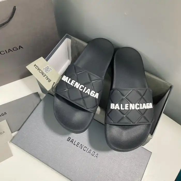 Cheap BLCG SLIPPERS