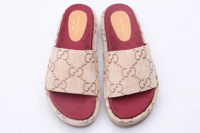 GUCC SLIPPERS