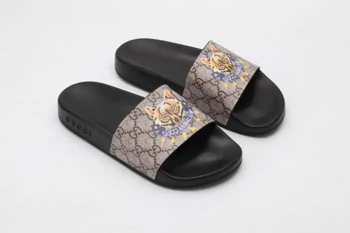 GUCC SLIPPERS