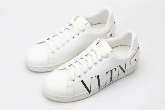 Cheap VALENTIN0 SNEAKER