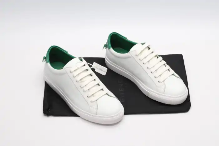 Givench LOW-TOP SNEAKER