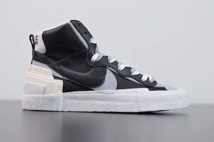 SACAI X NIKE BLAZER MID BLACK GREY BV0072-002