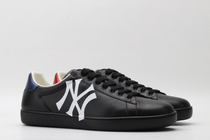 GUCC LOW-TOP SNEAKER