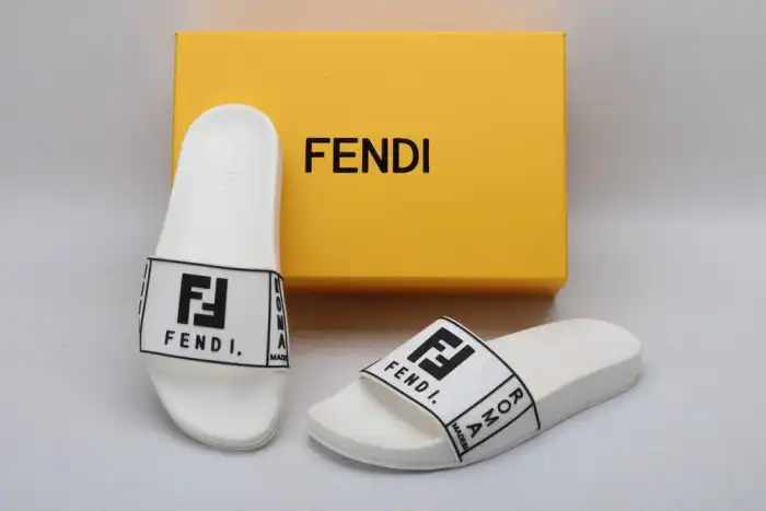 Fend1 Slippers