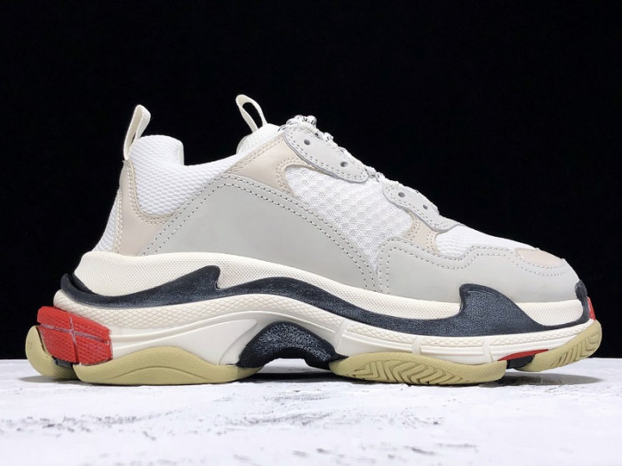 BLCG Triple S White Black Red 533882 W09E1 9000