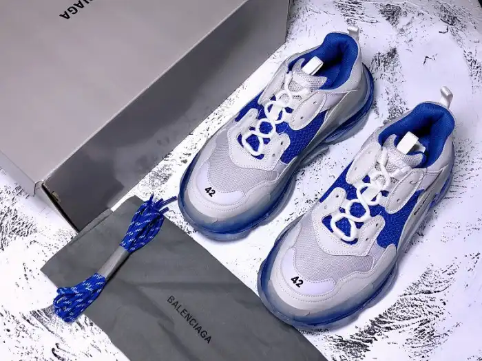 BLCG Triple S White Blue 541624 W09ON 9169