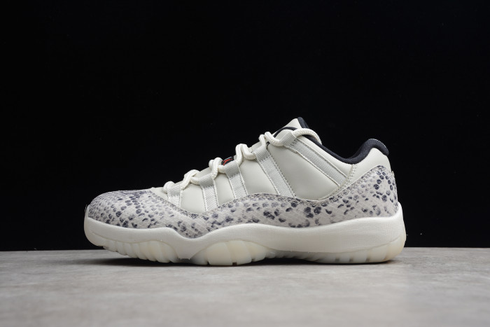 Air Jordan 11 Low SE Snake Light Bone CD6846-002