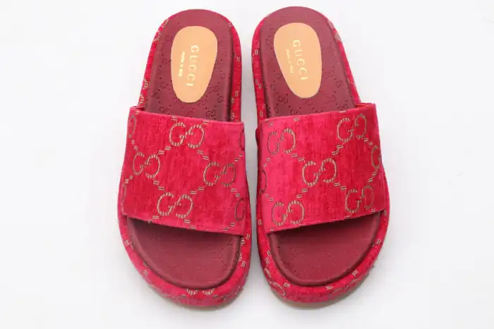 GUCC SLIPPERS