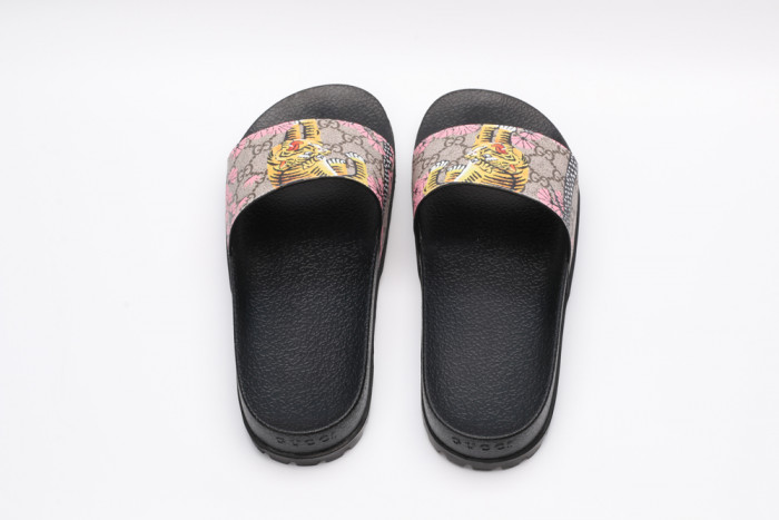 Onekick GUCC SLIPPERS