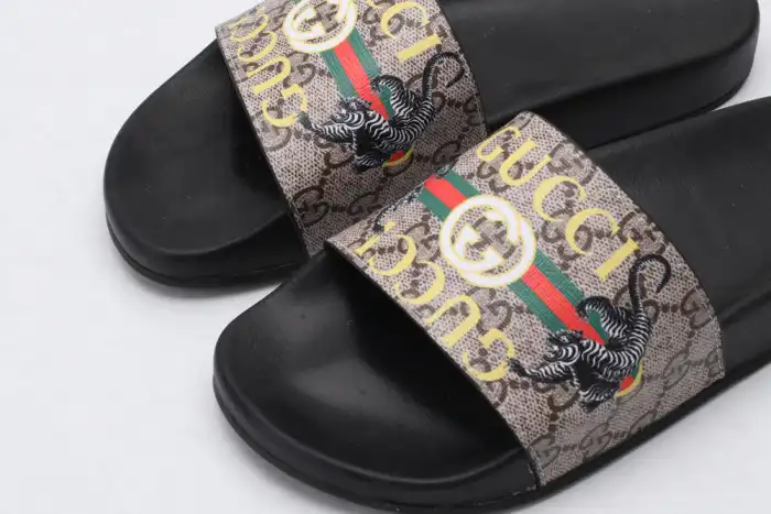 GUCC SLIPPERS