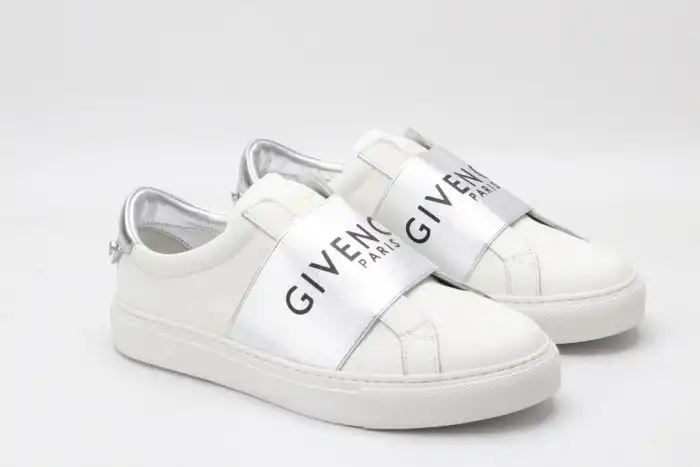 Givench LOW-TOP SNEAKER