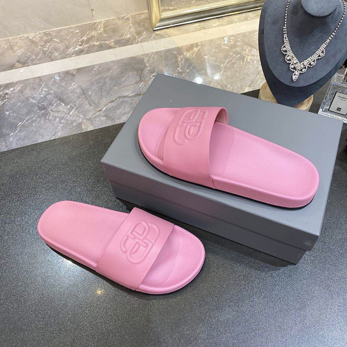 BLCG SLIPPERS