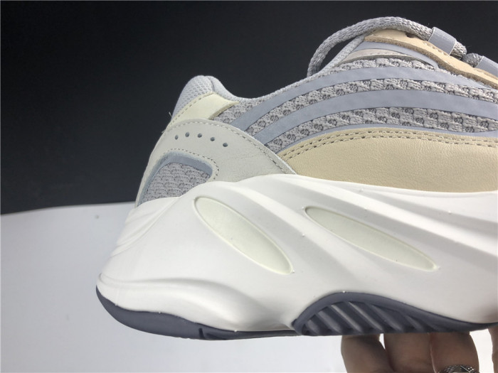 Onekick Adidas Yeezy Boost 700 V2 Cream Cream GY7924