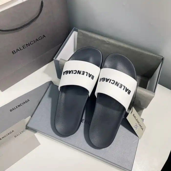 Rep BLCG SLIPPERS