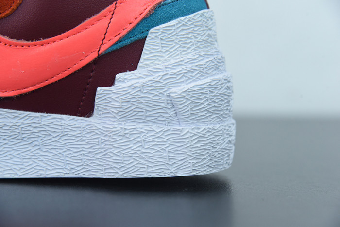 Nike Blazer Low sacai KAWS Red DM7901-600