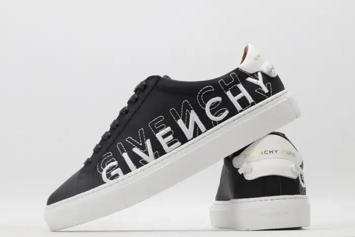 Givench LOW-TOP SNEAKER