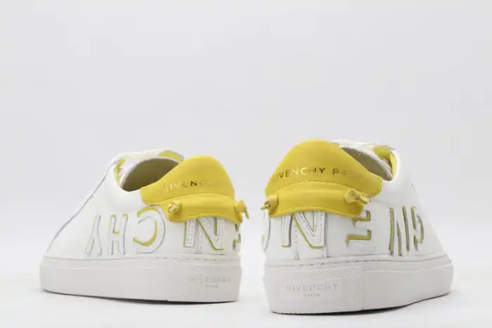 Givench LOW-TOP SNEAKER