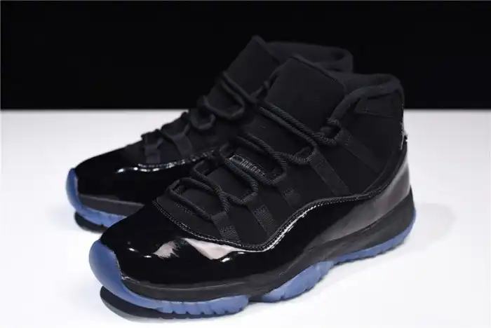 Air Jordan 11 Cap and Gown black 378037-005