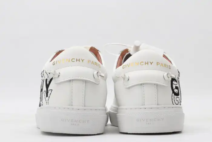 Givench LOW-TOP SNEAKER