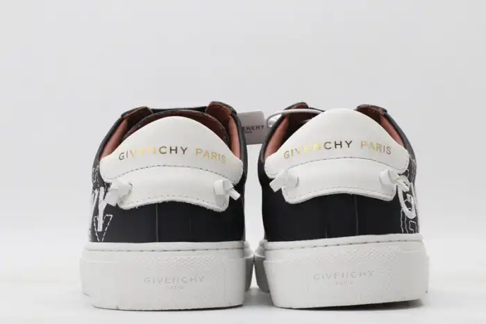 Givench LOW-TOP SNEAKER