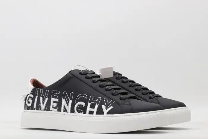 Givench LOW-TOP SNEAKER