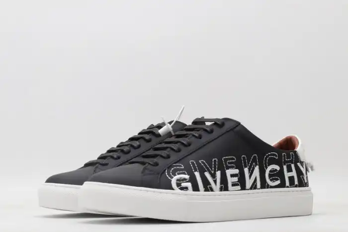 Givench LOW-TOP SNEAKER