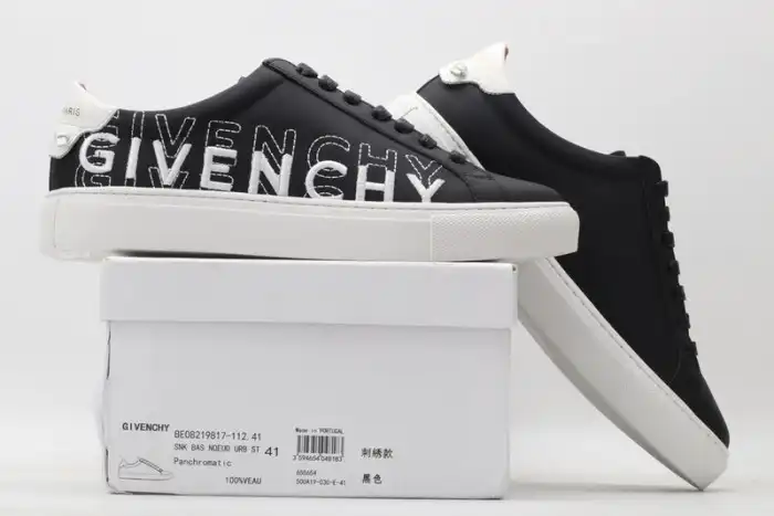 Givench LOW-TOP SNEAKER