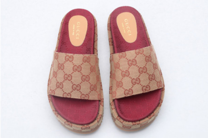 Onekick GUCC SLIPPERS