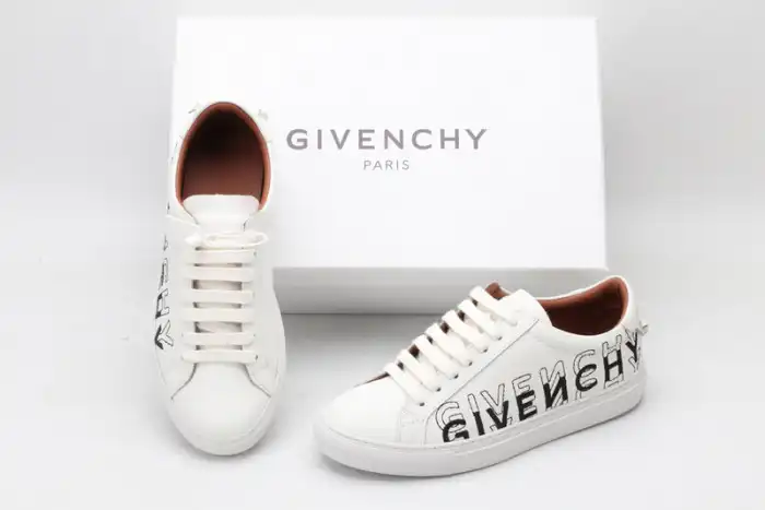 Givench LOW-TOP SNEAKER