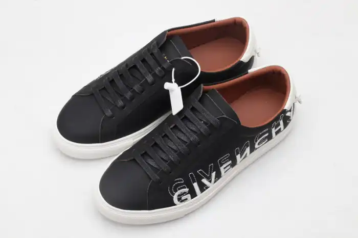 Rep Givench LOW-TOP SNEAKER