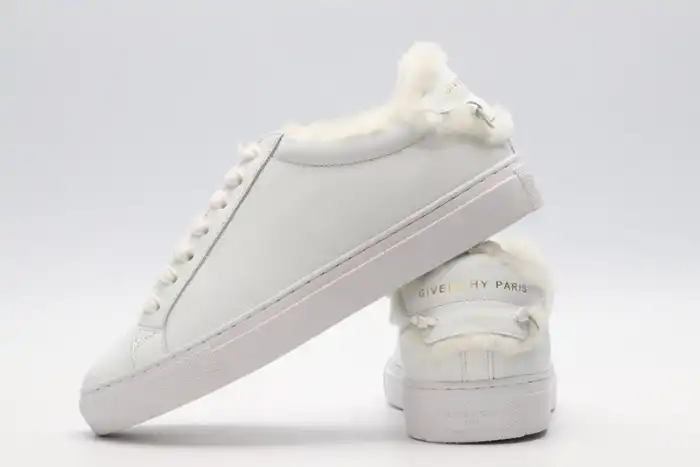 Givench LOW-TOP SNEAKER