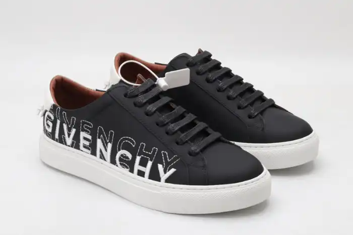 Givench LOW-TOP SNEAKER